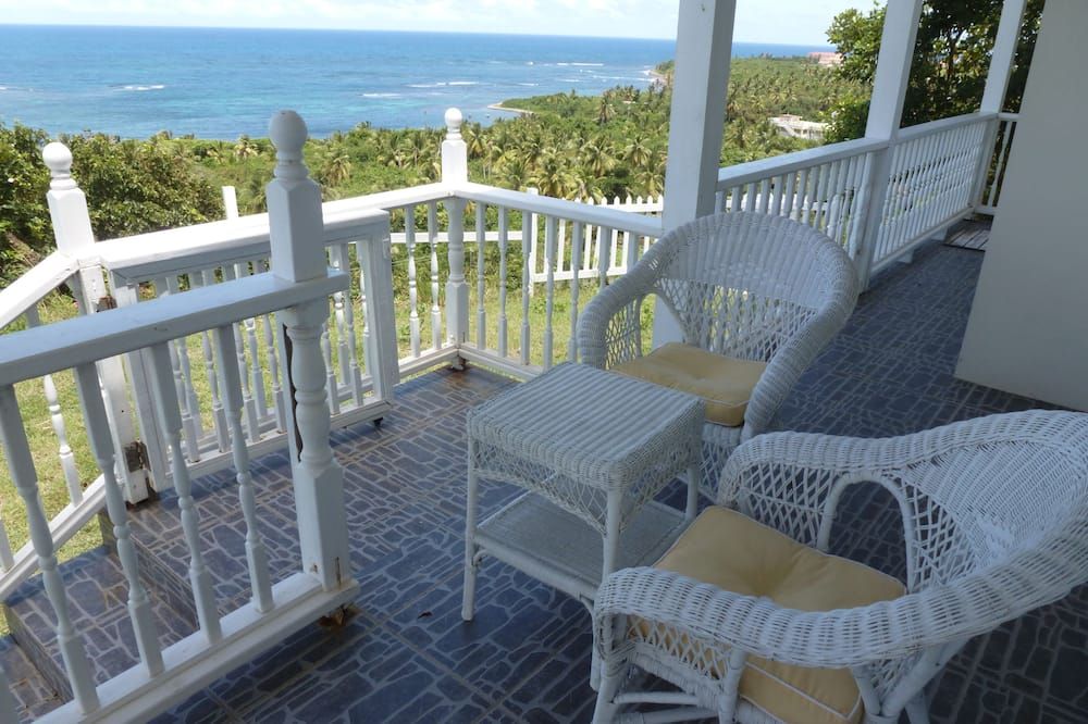 Detached Home-styled cottage on Nevis with spectacular view of the Caribbean Sea - Newcastle - Balcon