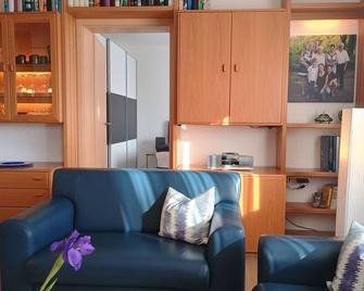 Vacation apartment RoSi - Holiday apartment Ro&Si - Ebermannstadt - Wohnzimmer