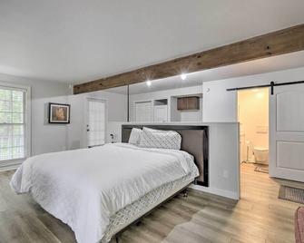 Riverdale Studio about 18 Mi to Downtown Atlanta! - Riverdale - Bedroom