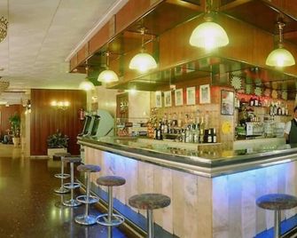 Hotel Continental - קאללה - בר