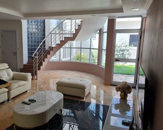 House In Condomínio Kassama Residence - Luanda - Living room
