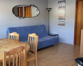 Oak Haven Cottages - 2 bedroom cottage - Wasaga Beach - Dining room
