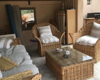 Tramontane, bedroom and TV room, near Avignon. - Jonquerettes - Wohnzimmer