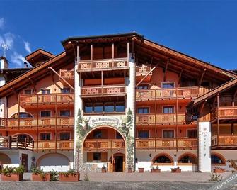 Hotel Dal Bracconiere - Folgarida - Gebäude