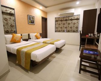 Hotel Jyoti - Rajkot - Habitación