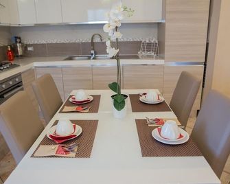 Villa Erasi - Fiumicino - Sala pranzo