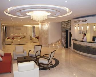 Porteras Otel - Kusadasi - Front desk