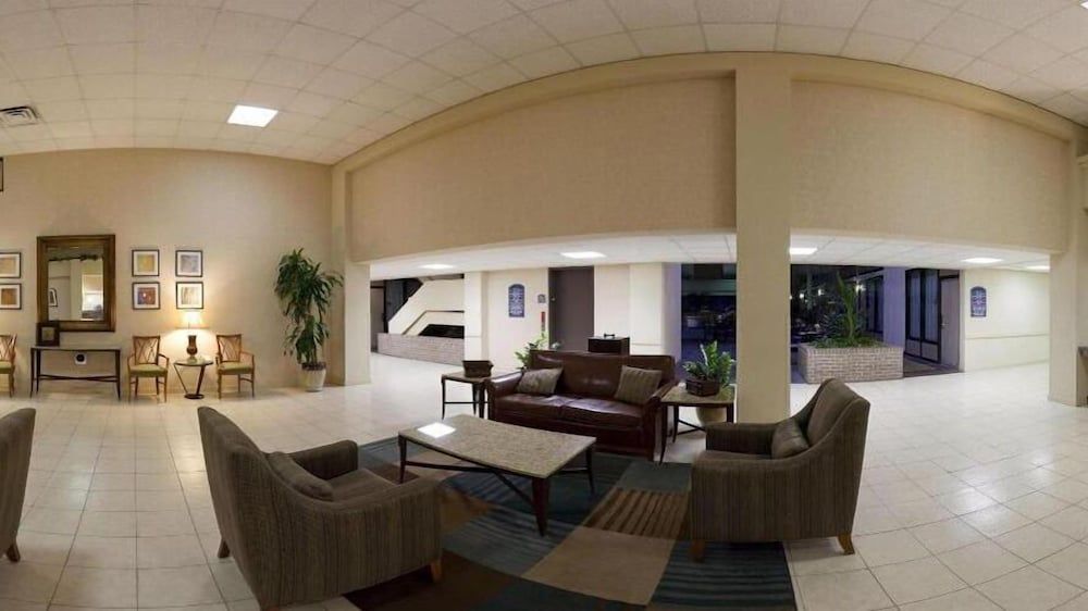 Holiday Inn Express Little Rock-Airport By IHG - ליטל רוק - לובי