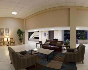 Holiday Inn Express Little Rock-Airport By IHG - ליטל רוק - לובי