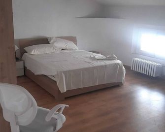 Clock Villa - 산타 크로세 술 아르노