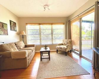 Cozy & private with huge covered patio - Fort Lauderdale