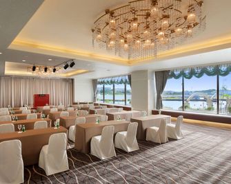 Loisir Hotel Naha - Naha - Møterom
