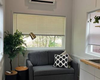 The Sam Tiny Home - Perry - Sala de estar