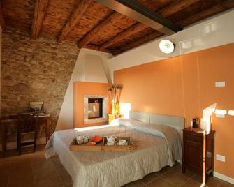 Bed & Breakfast Le Coste - Лацизе - Спальня