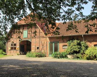 Apartment in farm on the edge of the Lüneburg - Langlingen - Edificio