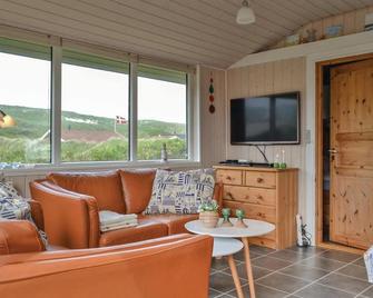 Cozy Home In Hvide Sande With Kitchen - Hvide Sande - Huiskamer