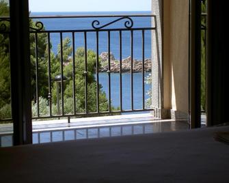 Apartmani More - Sveti Stefan - Balkon