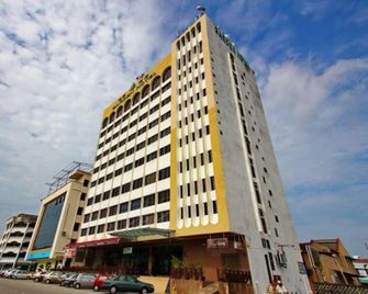 Room V Jalan Jenang By Secoms - Batu Pahat - Budova