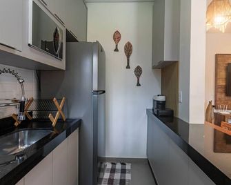 Bangalo com Jacuzzi e Churrasqueira Privativa - Arraial d'Ajuda - Cuisine