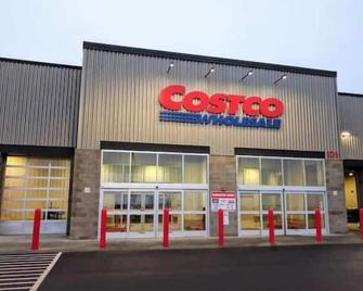 Cozy 1-Bedroom Basement Suite in Rosewood - Saskatoon - Building