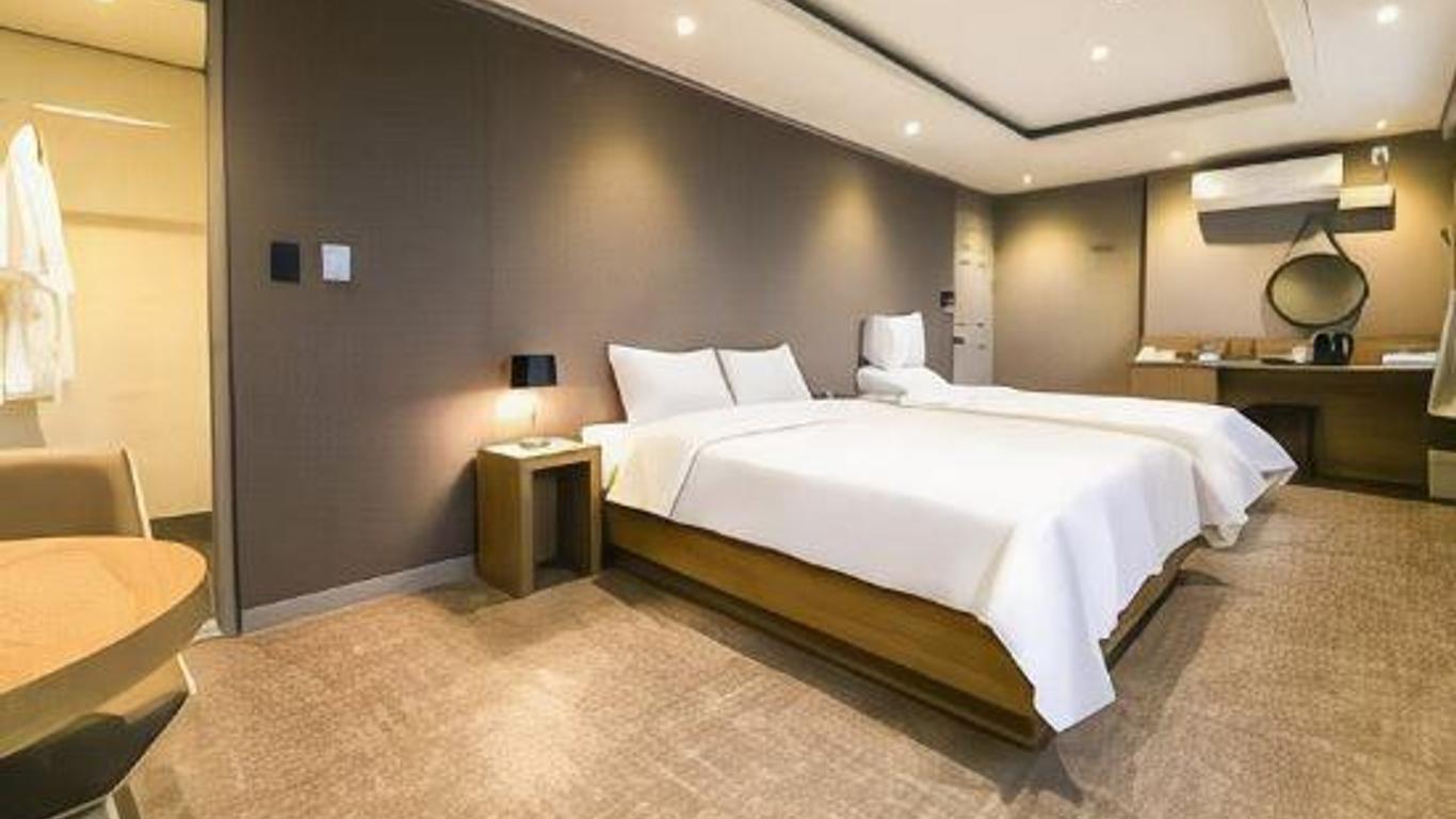 جاننيونج أوليمبيا هوتل