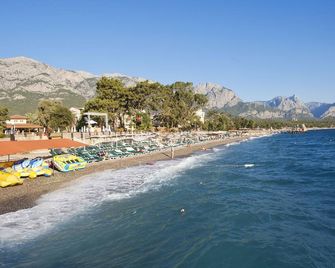 Crystal Aura Beach Resort & Spa - Kemer - Strand