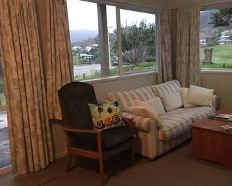 Personalised boutique beachfront accommodation. - Whangarei Heads - Sala de estar
