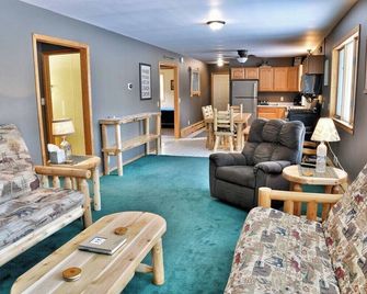 Jane's Bay Retreat on Lake Namakagon - Cable - Sala de estar