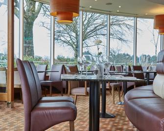 فيوتشر إن بلايسموث - بليموث - مطعم