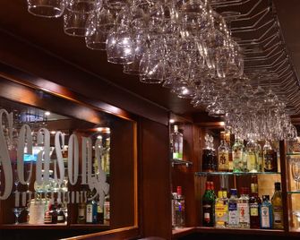 Seasons Hotels & Resorts - Margao - Bar