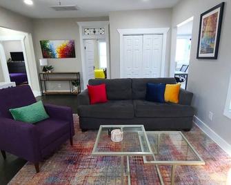 West End Stained Glass on Sunset - Winston-Salem - Living room