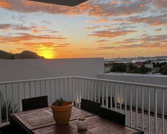 Adorable Private Room with partial Sea View - Cole Bay - Balcony