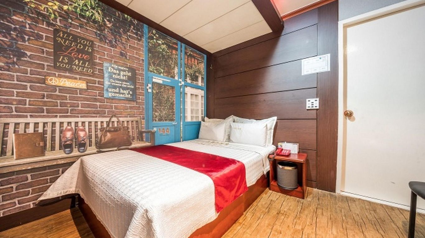 Jongno Daehakro Swiss