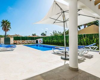 Villa Sarbocer - Four Bedroom Villa, Sleeps 6 - Cala en Bosch - Piscina