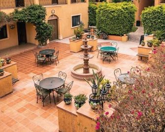 Hacienda Suites Loreto - Loreto - Binnenhof