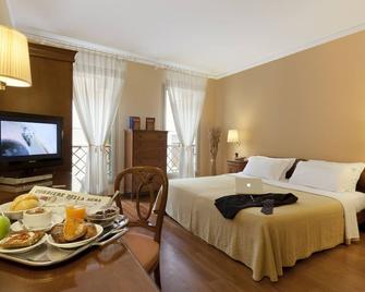 Hotel Diana - ראבנה - בניין