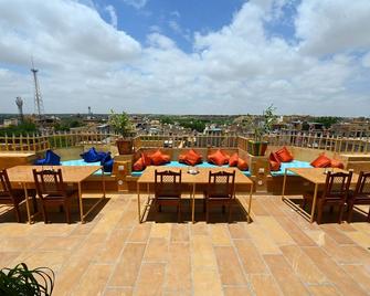 Gaji Hotel Jaisalmer - Jaisalmer - Ban công