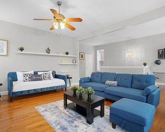 سبيشوس 3-بد روم ويذ كينج بد - سانت لويس - غرفة معيشة