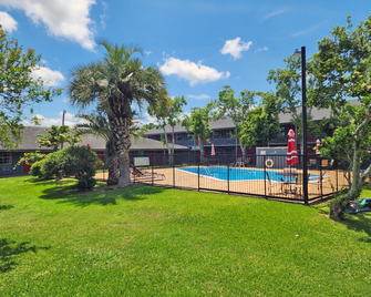 Red Carpet Inn - Houma - Houma - Pool