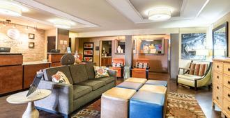 Comfort Inn - Tupelo - Living room