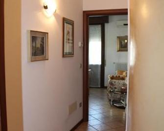 B. & B. Nabucco - Parma - Hallway