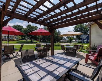 Historic Bungalow in Chariton, Sleeps 5, Pets Ok, Single Level - Chariton