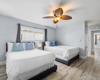 Balboa Peninsula Hidden Gem with Private Balcony & Stunning Views - Newport Beach