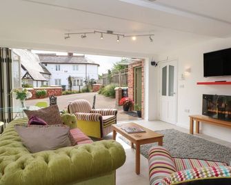 The Lodge at Cross Cottage - Wrexham - Living room