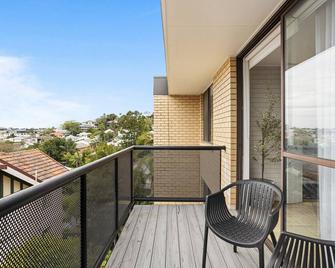 Spacious 1-Bed in the Heart of Teneriffe - Brisbane - Balcony