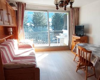 Séjour cosy en studio à Serre Chevalier, 4 pers, balcon, au pied des pistes, navette gratuite - FR-1-762-28 - La Salle-les-Alpes - Living room
