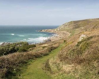 Brook House - Lands End