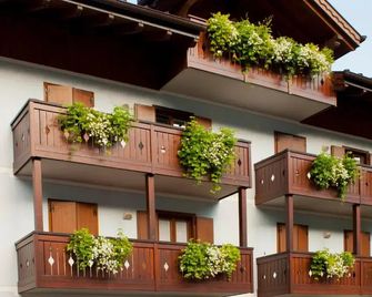 Villa Lucin - Pinzolo - Rakennus
