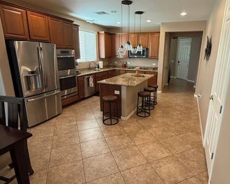Dove Mountain Perserve, gated, dog friendly home. - Marana - Кухня