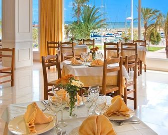 هوتل سان لويس - غانديا - مطعم